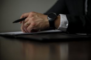 Como é feita investigação empresarial?