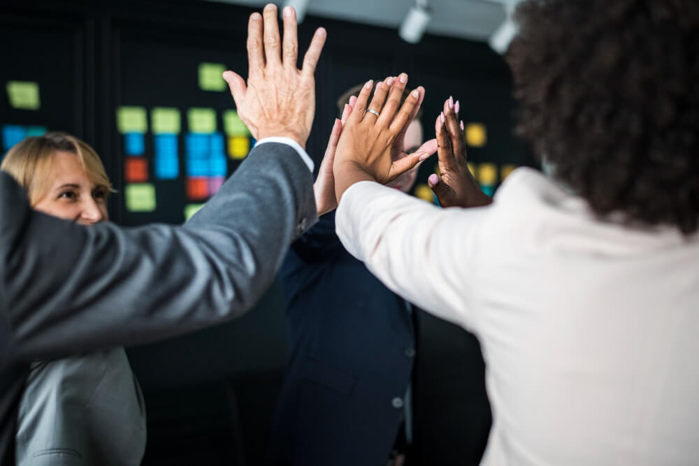 Benefícios da investigação focada nos direitos dos colaboradores